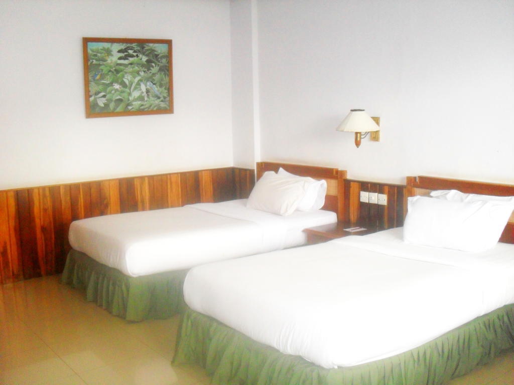 Sunrise Hotel Beach Pangandaran Rom bilde